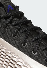 adidas Performance ANTHONY EDWARDS 1 LOW - Basketballschuh - champagne met core black lucid blue