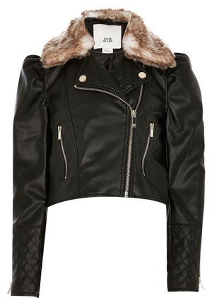 Czarna skórzana kurtka typu cropped z kołnierzem z ekopieluchy. Posiada srebrne zamki błyskawiczne i pikowane zdobienia na rękawach. Stylowy i dopasowany krój.