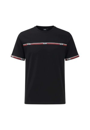 T-shirt nera a maniche corte con una striscia orizzontale rossa, bianca e nera sul petto e ai bordi delle maniche, con il logo "GCDS" ripetuto.