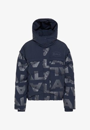 Tamsiai mėlynas paminkštintas švarkas su aukštu apykakliu, blizgančiais dideliais raidžių raštais ir "BALL" logotipu ant krūtinės, priekine užtrauktuku ir spaudėmis.