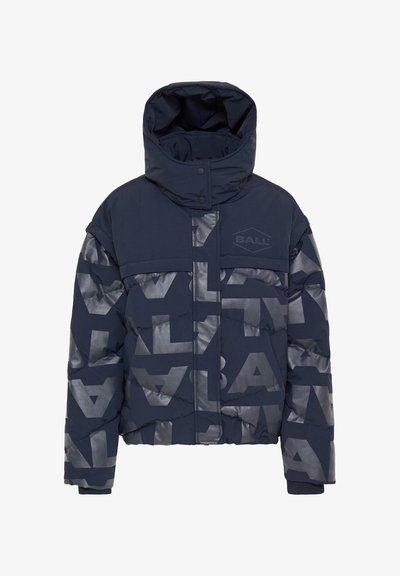 Tmavomodrá prešívaná bunda s vysokým golierom, lesklým vzorom veľkých písmen a logom "BALL" na hrudi, predný zips a cvoky.