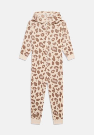 Tuta in pile a stampa leopardata beige e marrone, con maniche lunghe, zip frontale, cappuccio e polsini su maniche e caviglie.