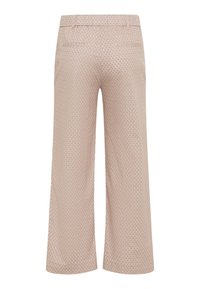 Højttaljede bukser med vide ben i et diskret geometrisk mønster i lyserøde og beige nuancer, udstyret med bæltestropper og to baglommer med paspolering.
