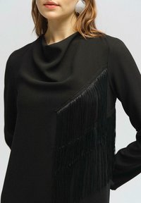 Touché Privé WITH FRINGE DETAIL - Maxi šaty - black