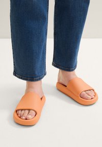 TOM TAILOR Sandales de bain - orange