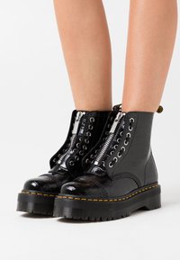 Dr. Martens SINCLAIR - Botas de tornozelo com plataforma - black