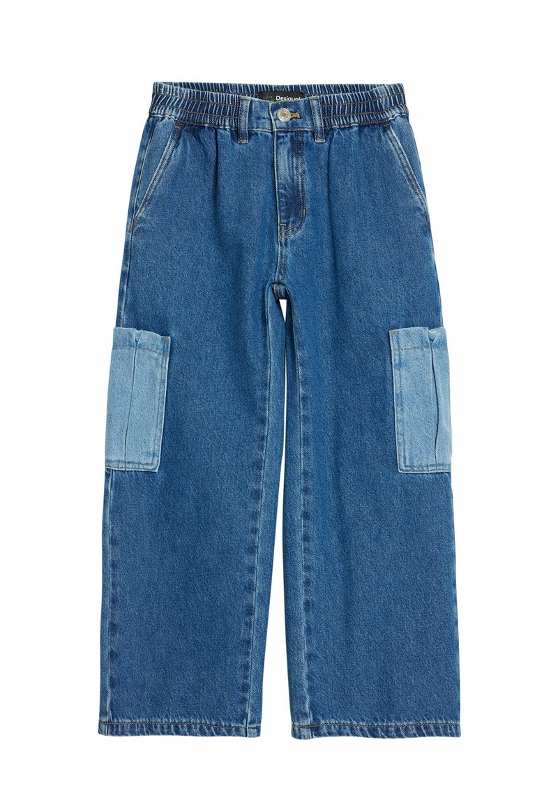 Pantalones de denim azul con un diseño de pierna ancha, que cuentan con una cinturilla elástica y dos bolsillos de parche en contraste. Acabado limpio y sin adornos.