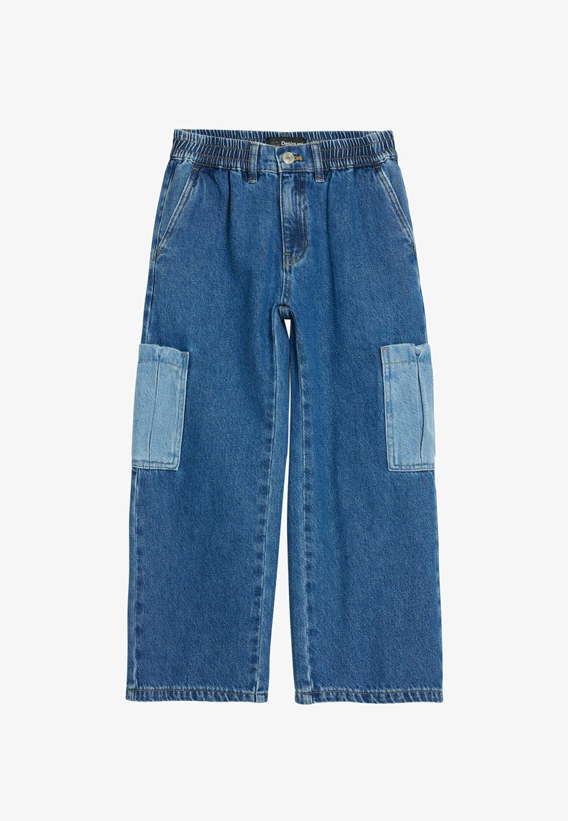 Pantalones de denim azul con un diseño de pierna ancha, que cuentan con una cinturilla elástica y dos bolsillos de parche en contraste. Acabado limpio y sin adornos.