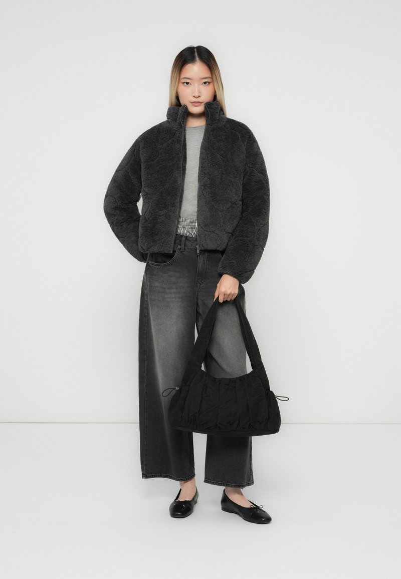 12 Beaux Manteaux En Polaire Pour Adopter La Tendance - Ton Petit Look