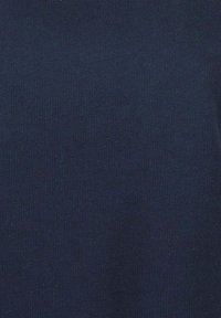 Tessuto knit blu navy con una texture liscia e di peso medio. Colore uniforme senza motivi o accenti visibili. Adatto per vari capi di abbigliamento.