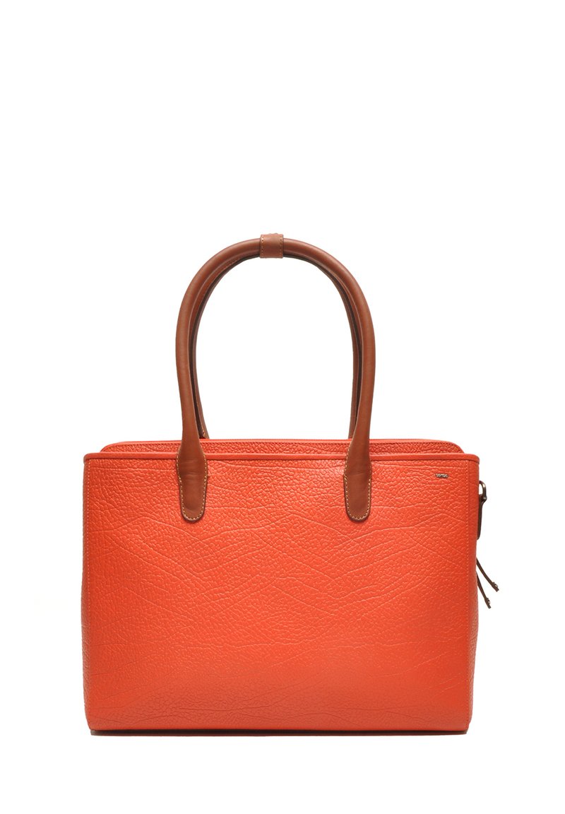 Leren tote bag in levendig oranje met een gestructureerd oppervlak, bruine handvatten en een ritssluiting. Beschikt over een gestructureerde vorm voor gemakkelijk dragen.