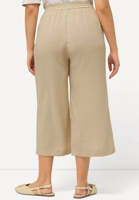 Ulla Popken WIDE ELASTIC WAIST - Short - dark putty