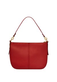 Bolso de hombro de cuero rojo con una textura suave, adornos de hardware dorado y una correa única. Presenta dos costuras verticales en la parte frontal.