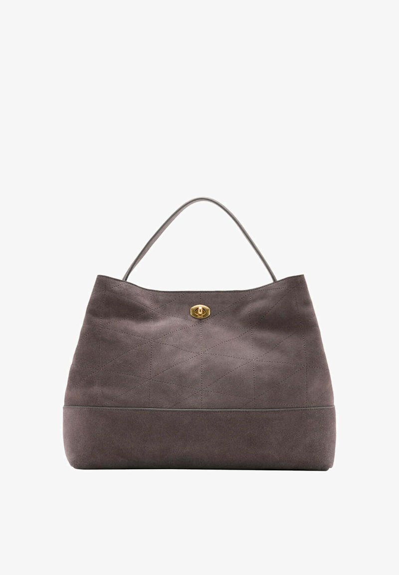 Grand sac à main marron en suède avec une petite sangle, un motif de couture géométrique et une fermeture à verrou doré au centre avant.