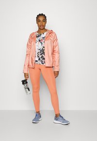 Nike Performance ONE - Leggings - madder root