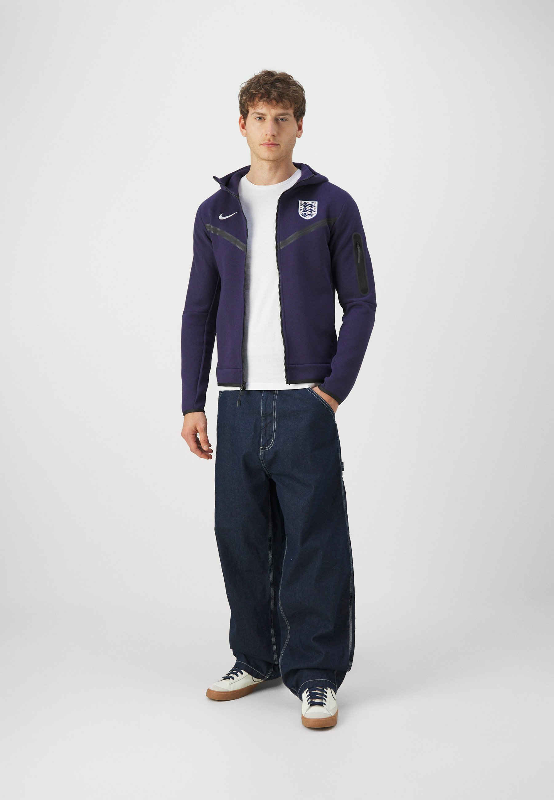 美品 アンブロ Ireland National Team Tech Sweat 美品 アンブロ Ireland National Team Tech Sweat - メルカリ