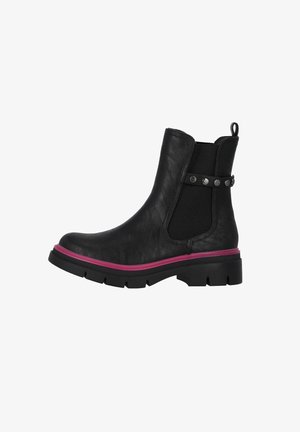 Bota de tobillo de cuero negro con paneles laterales elásticos, borde rosa, acentos de tachuelas plateadas y una suela texturizada para mayor agarre.
