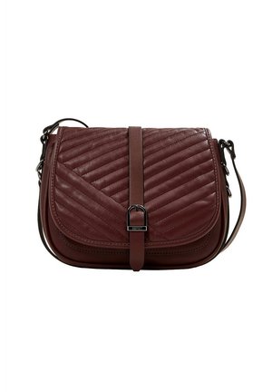 Petit sac à bandoulière en cuir brun foncé avec un motif matelassé diagonal, fermeture à rabat et boucle métallique sur la sangle avant.