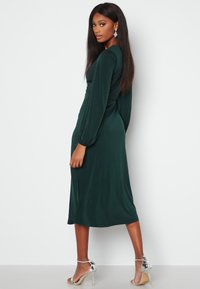 Bubbleroom LONG SLEEVE SLIT MIDI DRESS - Sukienka koktajlowa