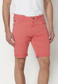 Koroshi BERMUDA STRETCH REGULAR COLORS BERMUDA STRET - Jeansshorts - rosa   pink