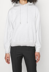 Han Kjøbenhavn Mikina s kapucí - light grey