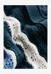 Non sélectionné, blue