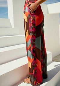Next TEXTURED ELASTICATED WAIST - Hlače - red geometric print