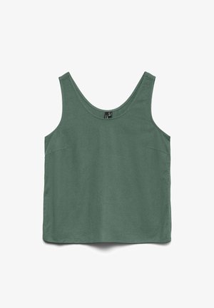 Roheline varrukateta pluus sügava kaelusega, tehtud pehmest kangast, tasapinnal valgel taustal.