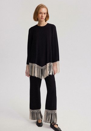 TASSEL TEXTURED  - Tunikaer - black