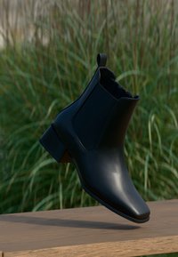 Избран, black