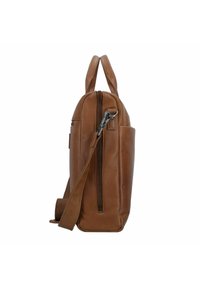 Borsa in pelle marrone dal design elegante, con chiusura a zip, una tasca laterale e doppio manico superiore con tracolla regolabile.