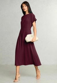 Lipsy REGULAR FIT - KNOT SIDE - Rochie din jerseu - burgundy red