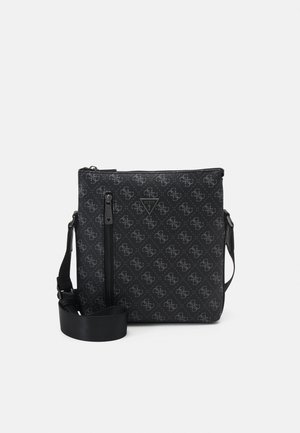 Borsa a tracolla nera con superficie texturizzata, caratterizzata da un delicato motivo con logo. Include una chiusura con zip e una tracolla removibile.