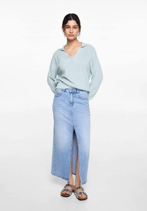 Stickad tröja - light blue