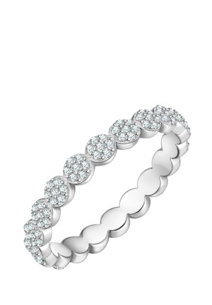 Hõbedane sõrmus, millel on ümmargused lingid, millel on väikesed säravad selged kivid. Sile viimistlus kerge lainelise ääre kujundusega.