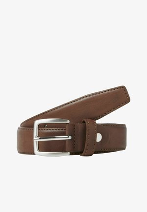 Ceinture en cuir marron avec une texture lisse et une couture double rangée. Dotée d'une boucle en métal argenté avec un cadre rectangulaire et un fermoir à ardillon.