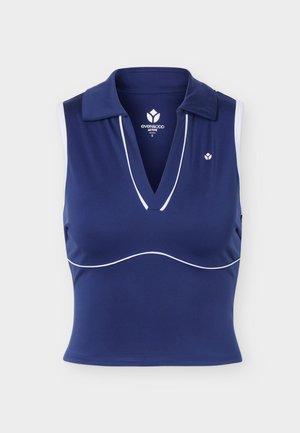 Top deportivo sin mangas de color azul marino con ribetes blancos, cuello en V y logo en el pecho y en el interior del cuello, talla pequeña.