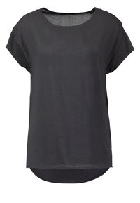 Blouse noire à manches courtes avec un col arrondi, en tissu léger, présentant une coupe décontractée et un ourlet arrière légèrement plus long.