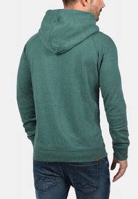 Blend BHSales - Felpa con cappuccio - green atla