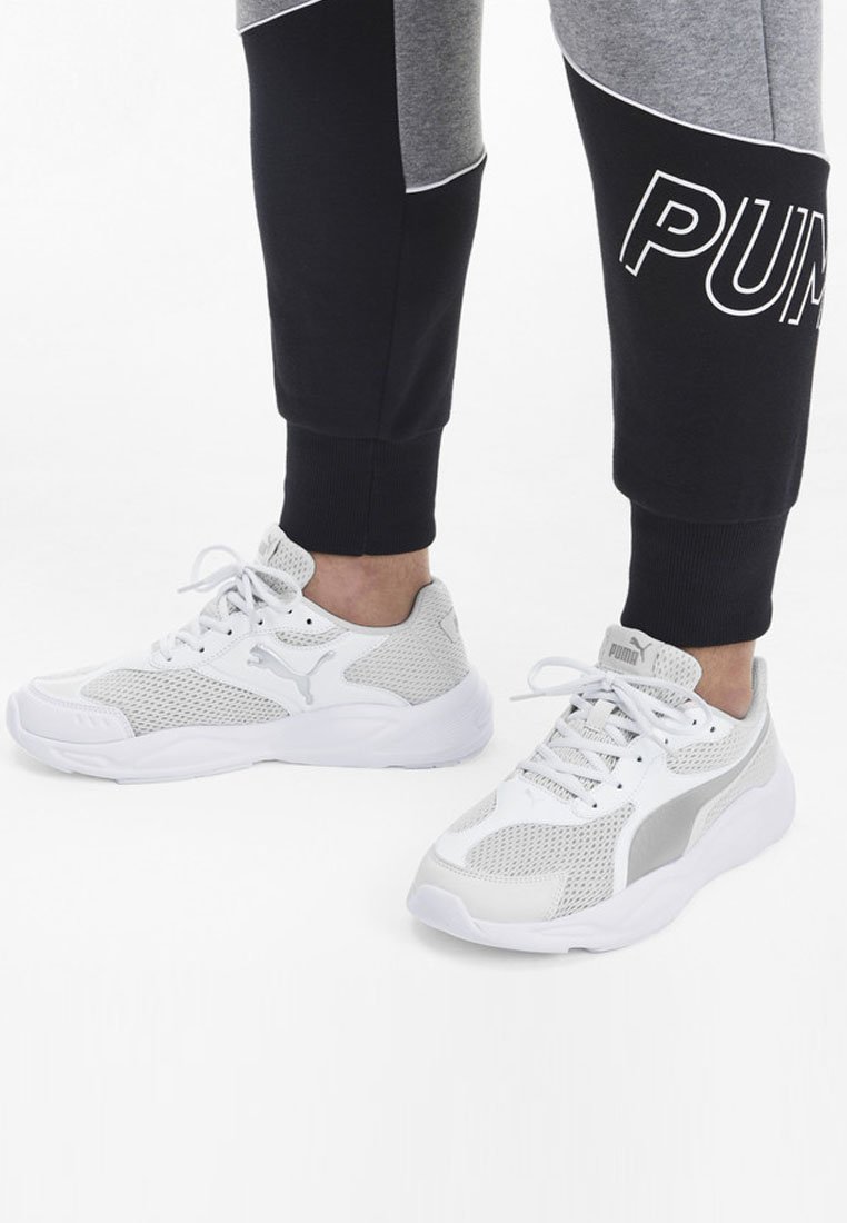 puma 90s runner trainers