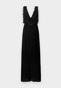 Vestido de noite preto com decote em V profundo, apresentando uma parte superior texturizada com detalhes em franjas e uma saia plissada. Design elegante e longo até ao chão.