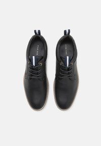 Pier One Cipele s vezicama - black