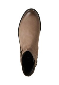 Brauner Lederstiefel mit abgerundetem Zehenbereich, seitlichem Reißverschluss und schwarzer Gummisohle. Glatte Oberfläche mit minimalen Nähdetails.