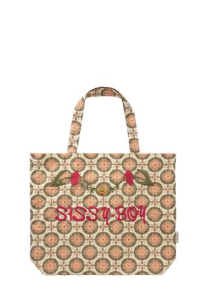 Sac fourre-tout en tissu avec motif floral circulaire, fleurs rouges brodées et texte rouge indiquant "SISSY BOY" à l'avant.