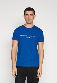 Tommy Hilfiger - LOGO TEE - T-shirt con stampa - anchor blue Immagine in miniatura 1