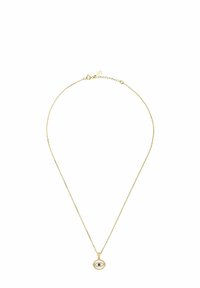 Collana d'oro con una catena sottile e un pendente a forma di occhio, dotato di una pietra nera centrale e dettagli decorativi circostanti.