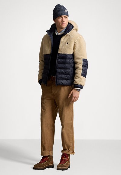 Polo Ralph Lauren THE COLDEN HYBRID JACKET - Overgangsjakke - collection navy / spring beige