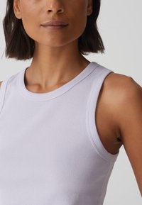 OPUS SLIM FIT RIB - Top - patchouli