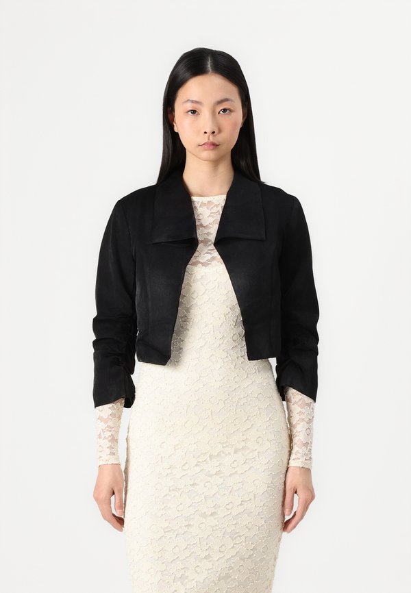 VIHER CROPPED - Blazer