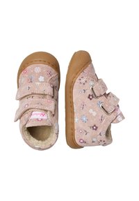 Scarpe floreali rosa con una tomaia morbida e testurizzata, suole in gomma e doppie cinghie in Velcro. Accentuate da motivi floreali multicolore.